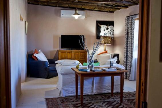 Olive Grove House Hotel Принс Алберт Екстериор снимка